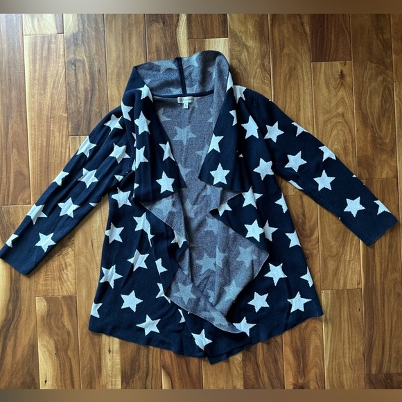 Neiman Marcus Navy and White Star Sweater size XL - Picture 1 of 6